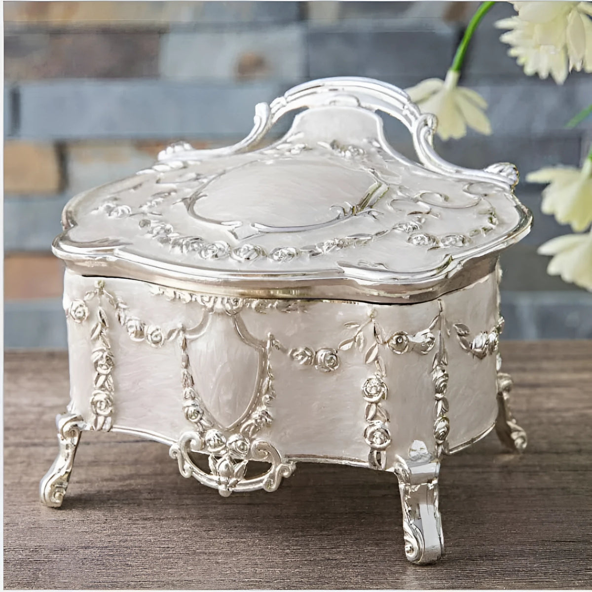 Silver enamel jewelry storage box with zinc alloy construction in ancient tin and silver white colour options