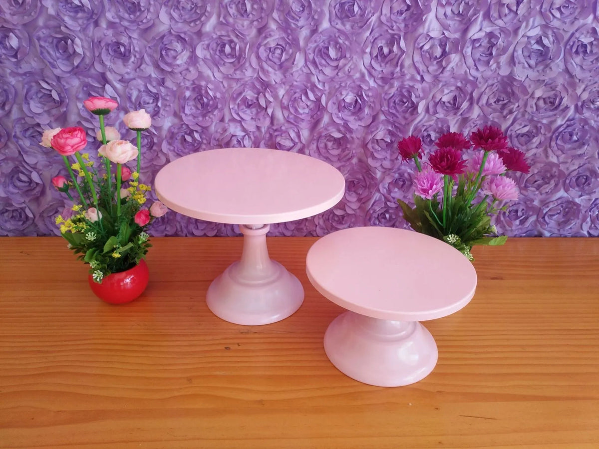 Three-tier circular dessert tray with 25cm sections in black, white, pink, or gold.
