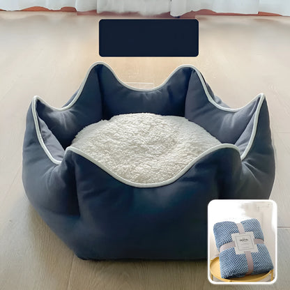 Warm cat bed in mint green with removable washable cover and free random-colour blanket