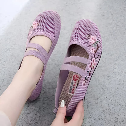 Women's elastic slip-on flat shoes with round toe and non-slip rubber sole in embroidered or solid colours