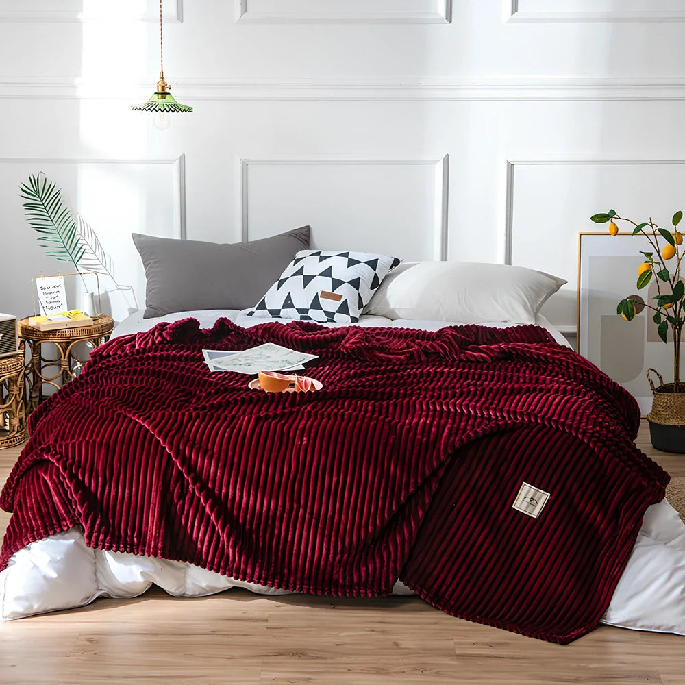 Flannel sheets solid blanket in blue, 150x200 cm size, polyester fiber for cosy bedding warmth
