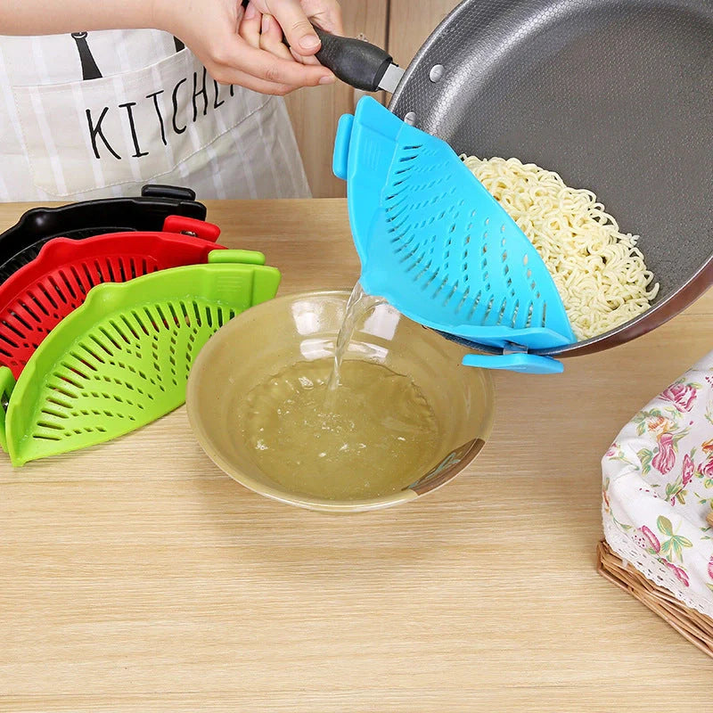 Silicone clip-on oil strainer with stainless steel support for kitchen use