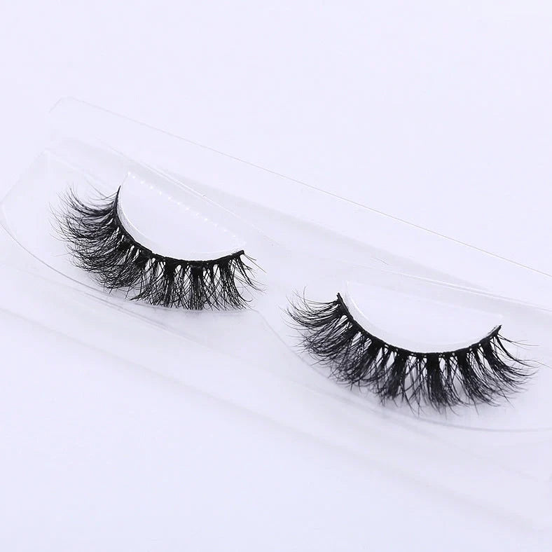 Handmade 3D mink false eyelashes showing 12mm length and 0.07mm diameter fibres for natural volume