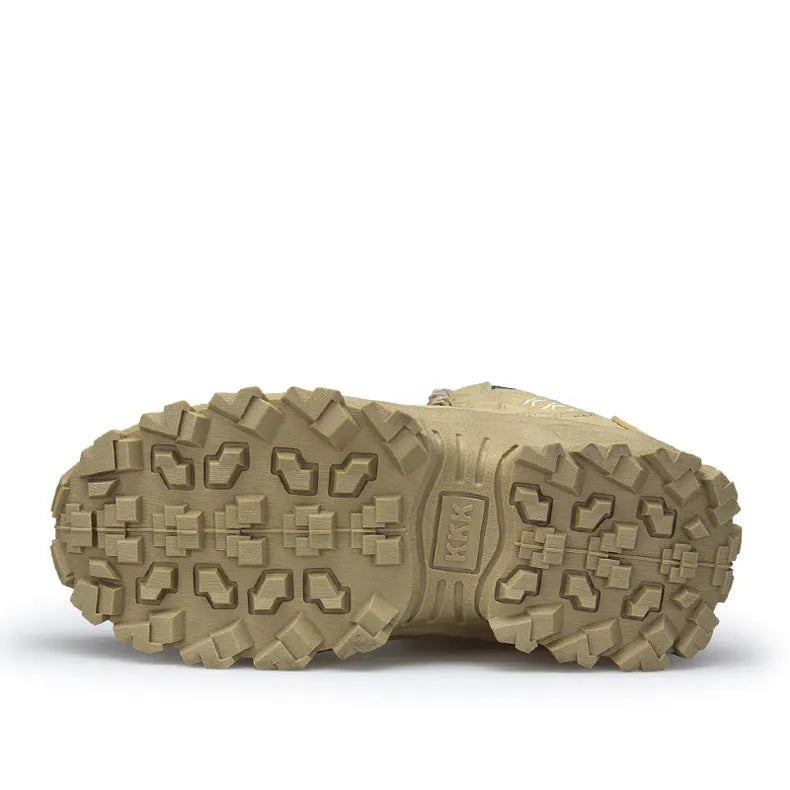 US Army Delta Tactical Boots in black or sand colour with non-slip rubber soles for outdoor use