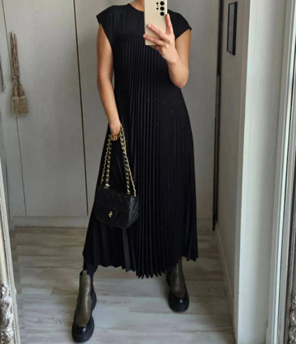 Elegant pleated high-waist long dress in a variety of classic and on-trend colours