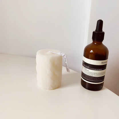 Hand-made soy wax aromatherapy candle measuring 5.5x6x6cm with natural essential oil scent