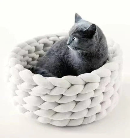 Cozy Cat Bed: Plush, Warm, and Stylish Pet Nest in Various Colors and Sizes