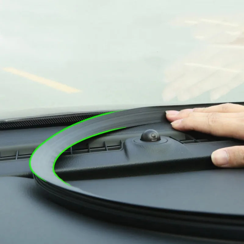 1.6 metre long silicone seal strip for Outlander dashboard with integrated six-slot card holder