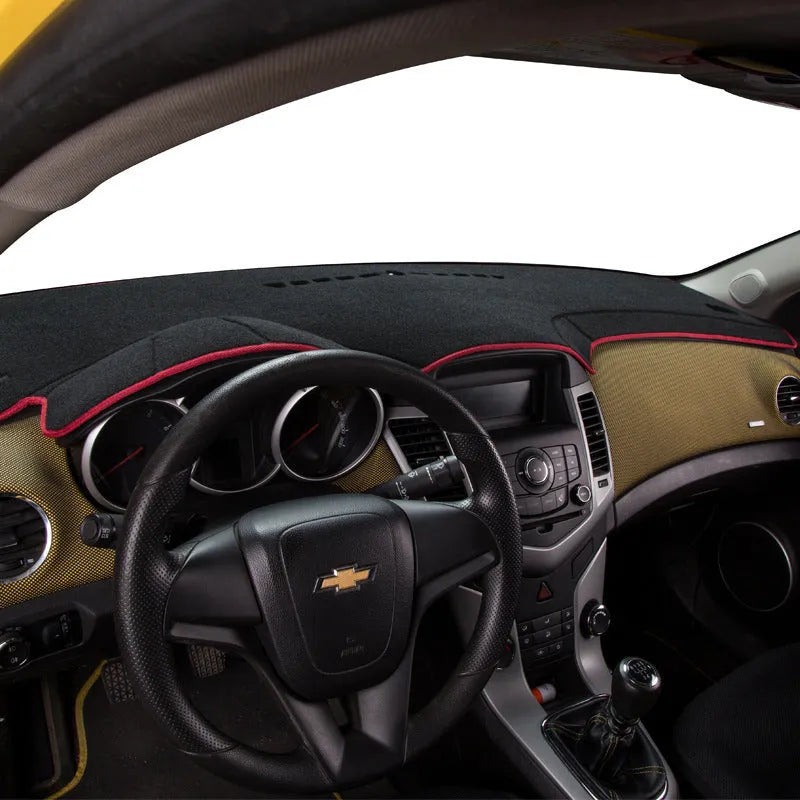 Silicone dashboard non-slip mat for Toyota Prado old model with coloured trim edges