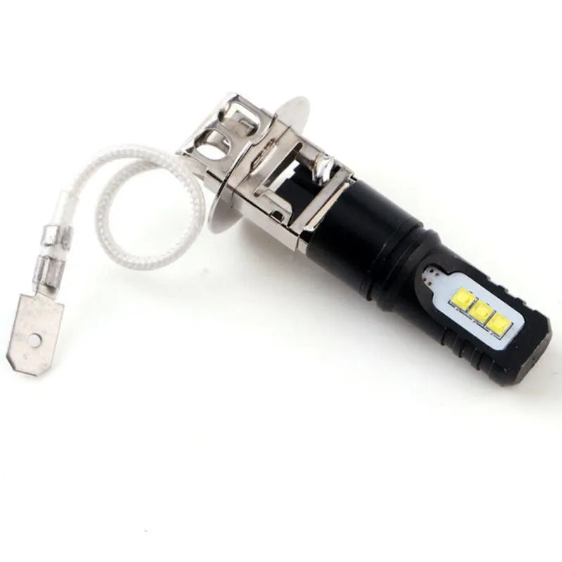 Aluminium alloy car fog lamp bulb for H1 and H3 formats with white 6500K light.