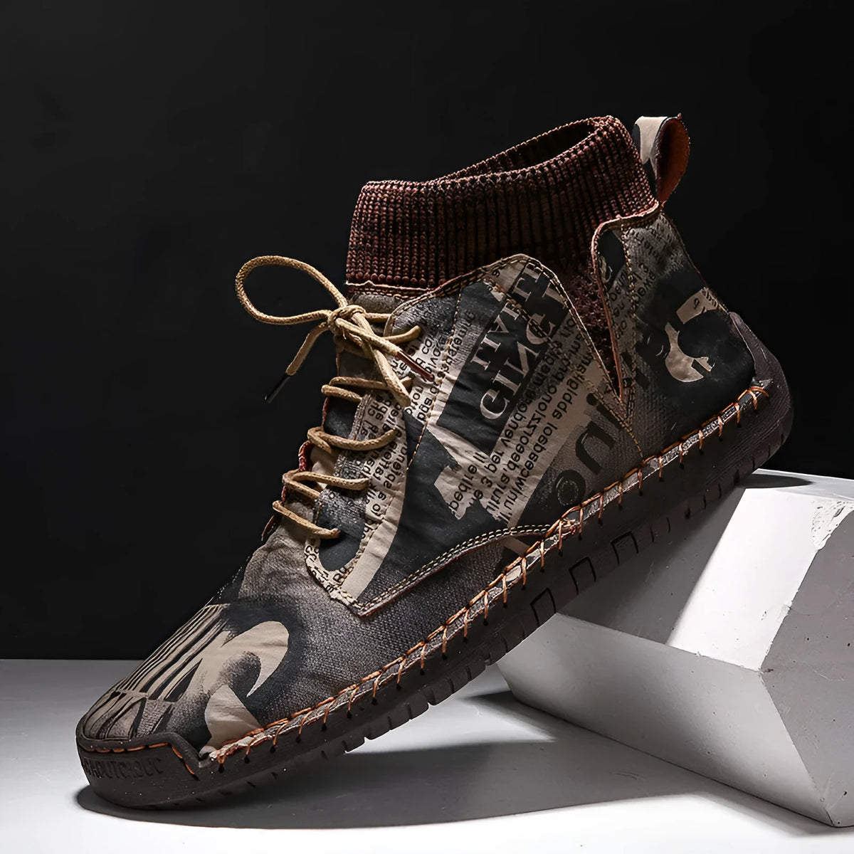 High-top canvas trainers with hand-painted pattern, rubber sole, black or khaki, sizes 39-43, winter casual shoes
