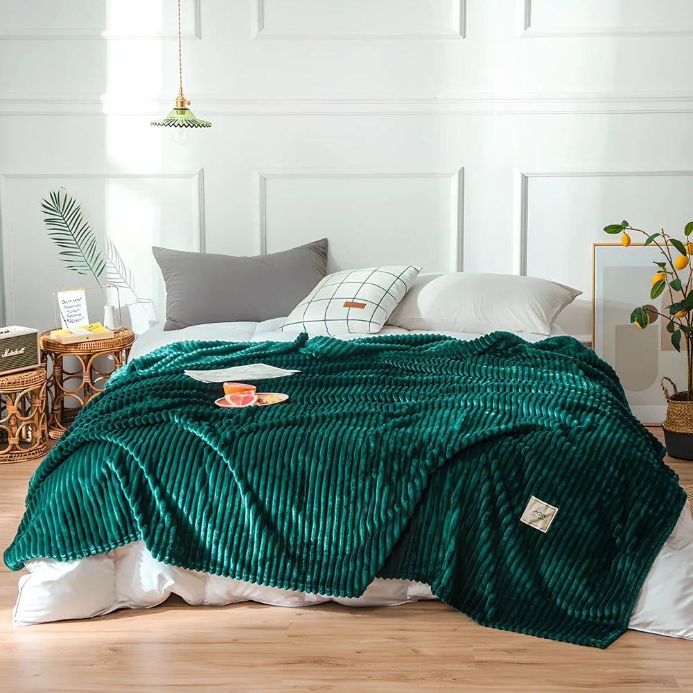 Flannel sheets solid blanket in blue, 150x200 cm size, polyester fiber for cosy bedding warmth