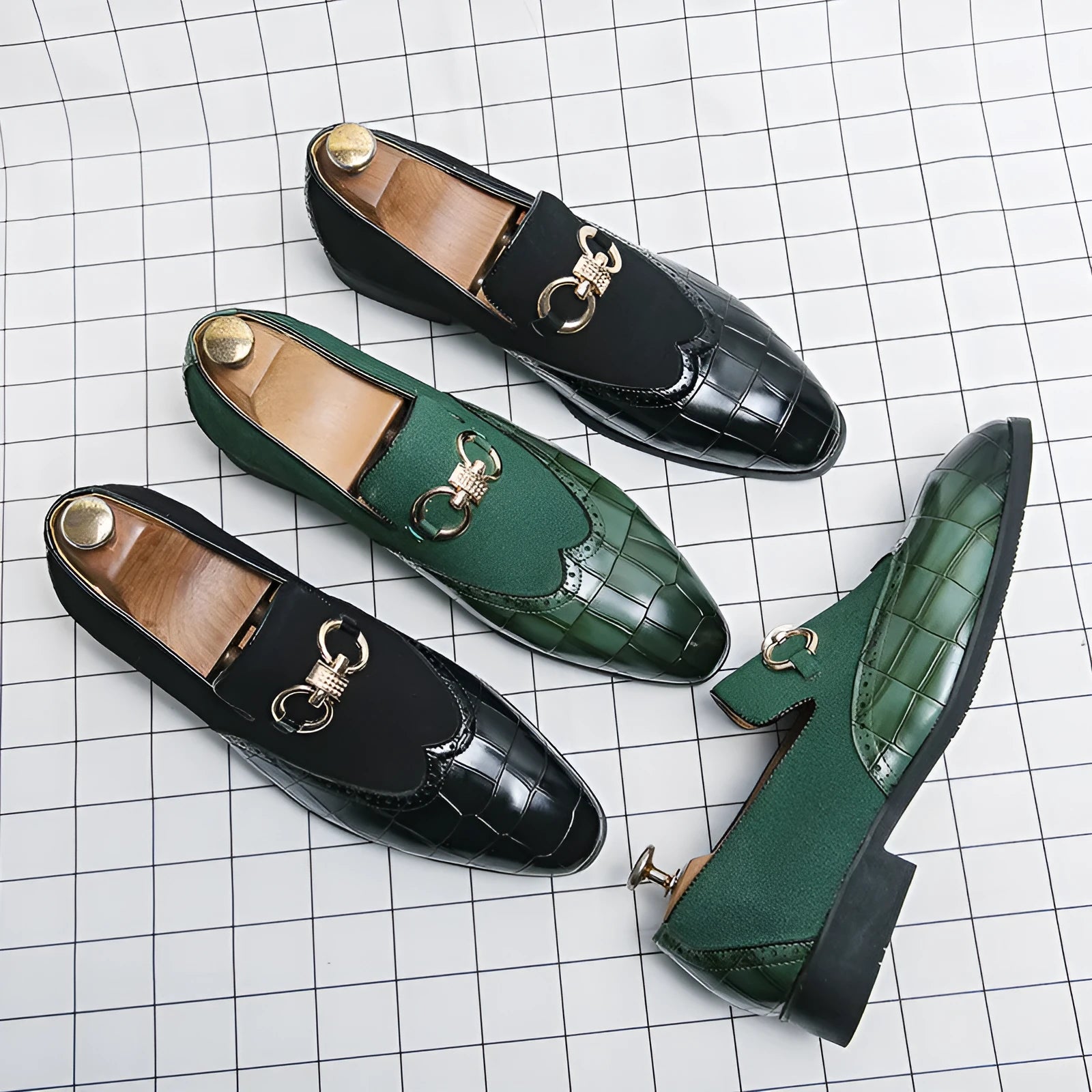 Men's black Korean style pointed toe casual shoes with sewing line detail on artificial PU upper