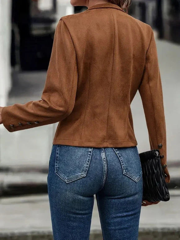 Stylish double-breasted short jacket for women, featuring a retro suede design and available in a variety of rich colors
