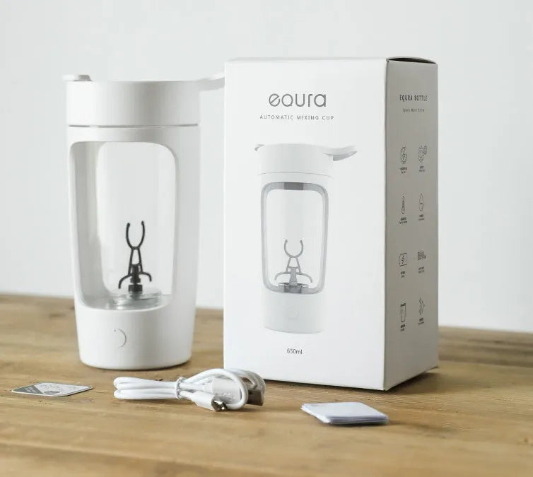 Portable juice blender in blue colour showing 650ml capacity markings and USB charging port