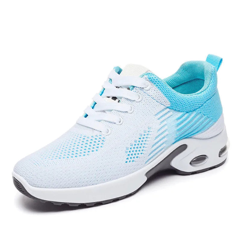 Women's casual running shoes in Flyknit material with mesh lining and round toe design