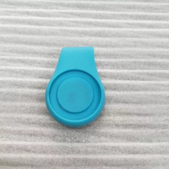 Silicone golf hat clip ball marker holder in vibrant colours