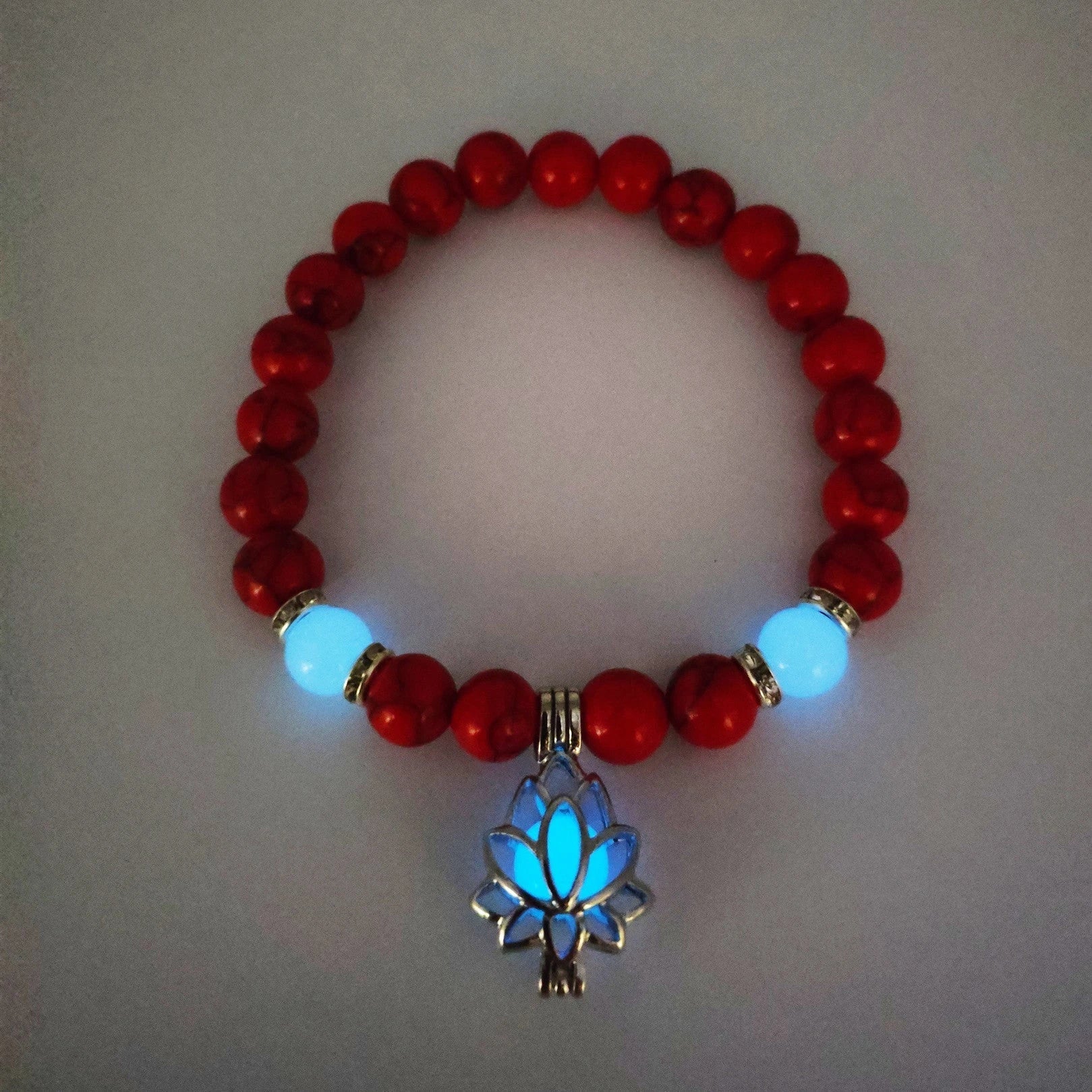 Glow-in-the-Dark Lotus Stone Bracelet with Adjustable Elastic Design for Yoga, Meditation, and Everyday Wear