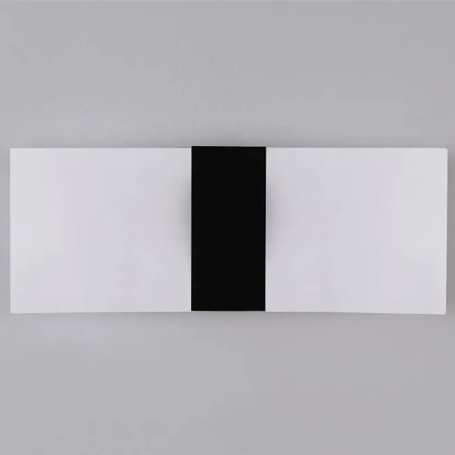 Acrylic wall lamp with LED light source measuring 27x10cm, suitable for corridor illumination in a modern style, available in black, gold, or silver with a choice of warm light or white light output and powered by an inductive transformer.