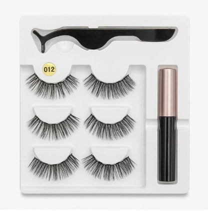 Magnetic false eyelashes set for easy, glue-free application and a stunning look.