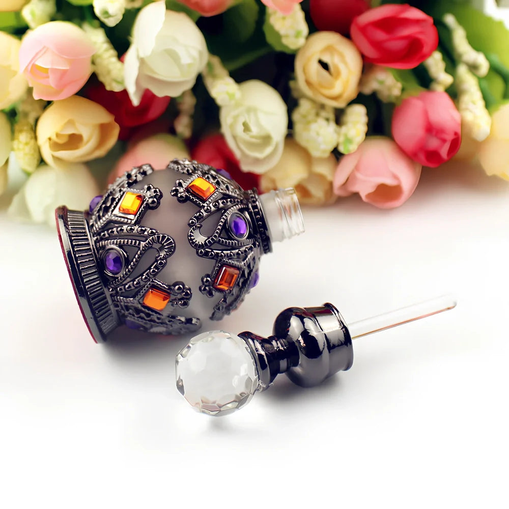Arabic style glass perfume bottle with zinc alloy hardware and electroplated finish in choice of colours