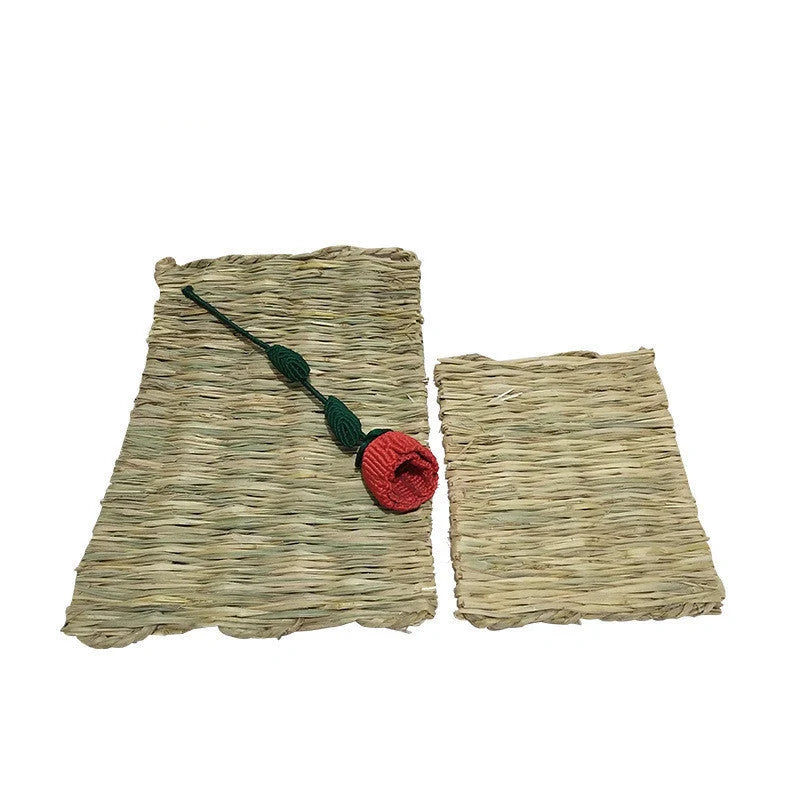 Natural straw pet mat for safe chewing and comfortable resting