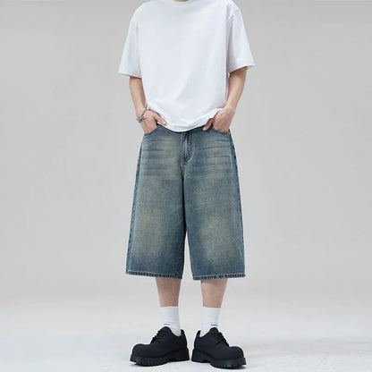 Men's loose straight denim shorts in cropped length with straight-leg cut, available in five colours