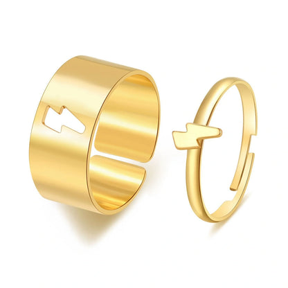 Stylish adjustable butterfly couple rings in punk design, perfect for symbolising love and individuality.