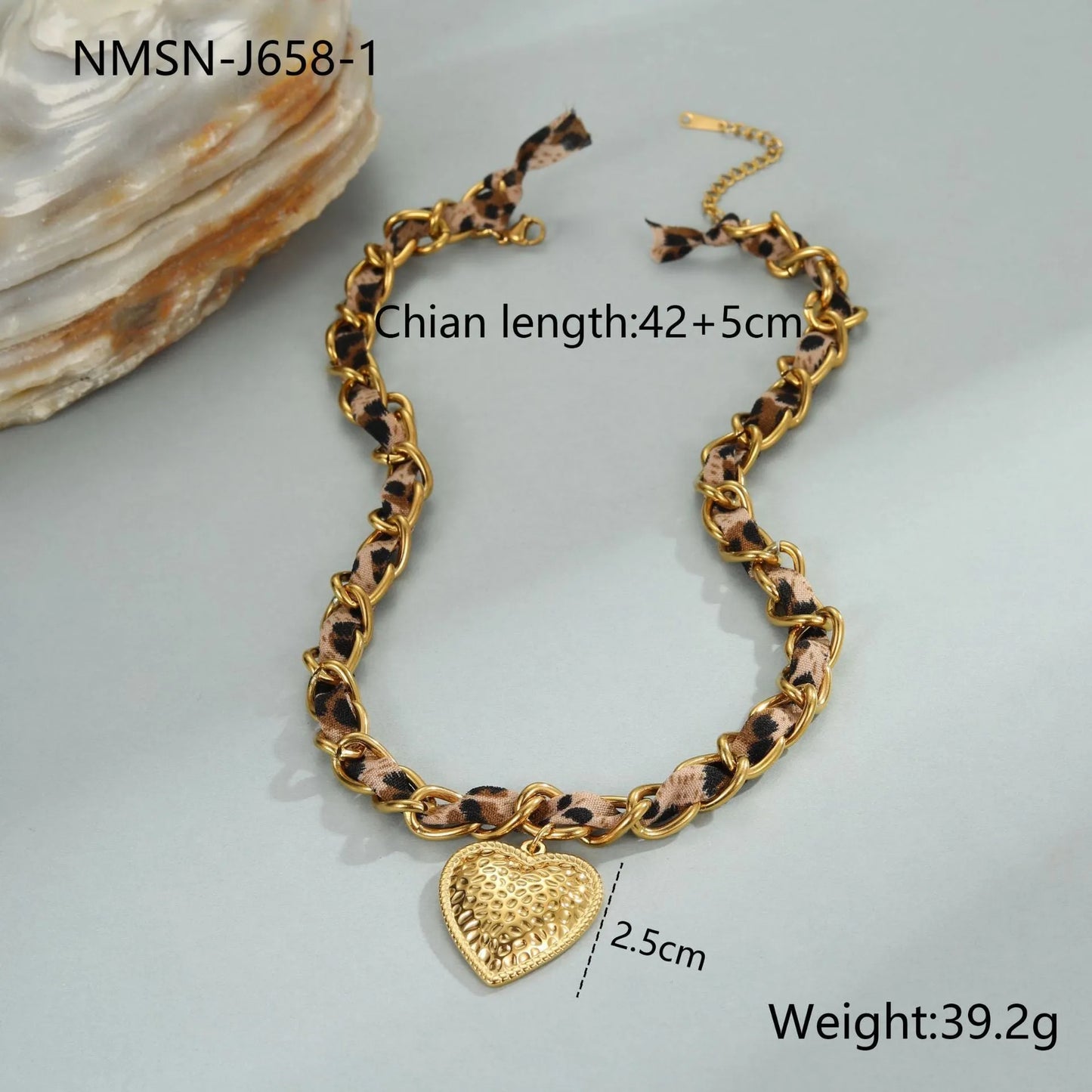 Stainless steel leopard love pendant necklace with geometric design on 41-50cm adjustable chain