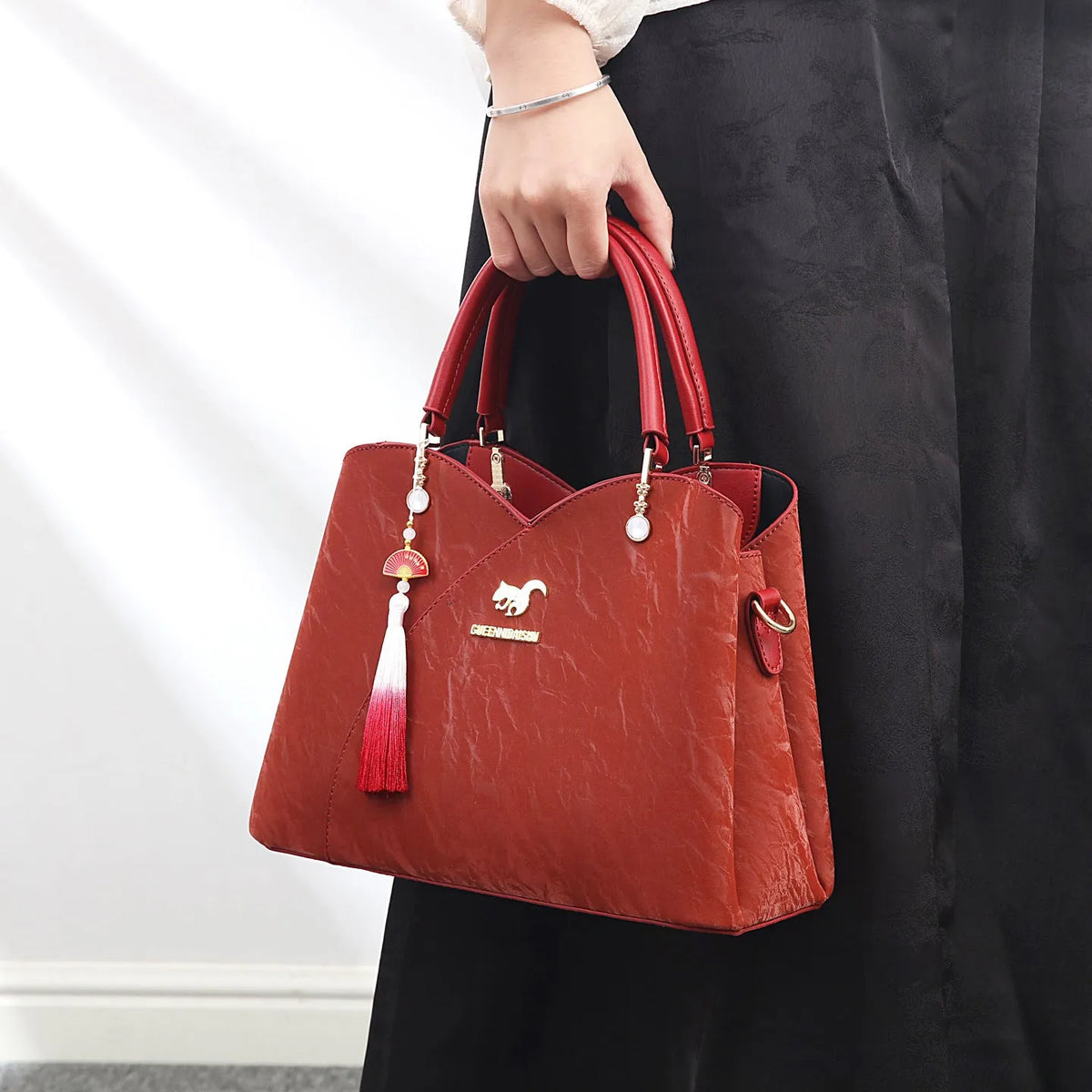 Women's soft PU messenger bag with sewing thread detail, horizontal square shoulder bag in beige, black, green, or red