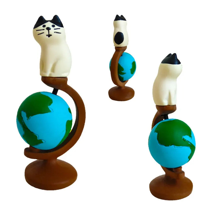 Cartoon resin cat figurine in Statue of Liberty travel theme, a decorative craft gift.