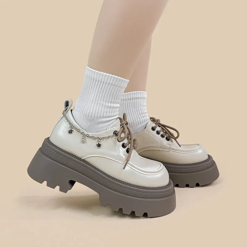 White British style platform leather shoes with chunky heel and round toe design