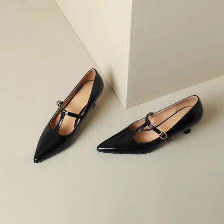 Women's black leather high heel shoes with a square toe and a 6-8cm heel.