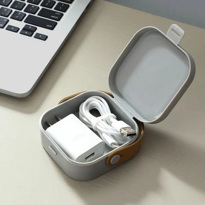 Multifunctional portable storage box for headset cables in polypropylene with cover, dimensions 4293092,3278158 cm