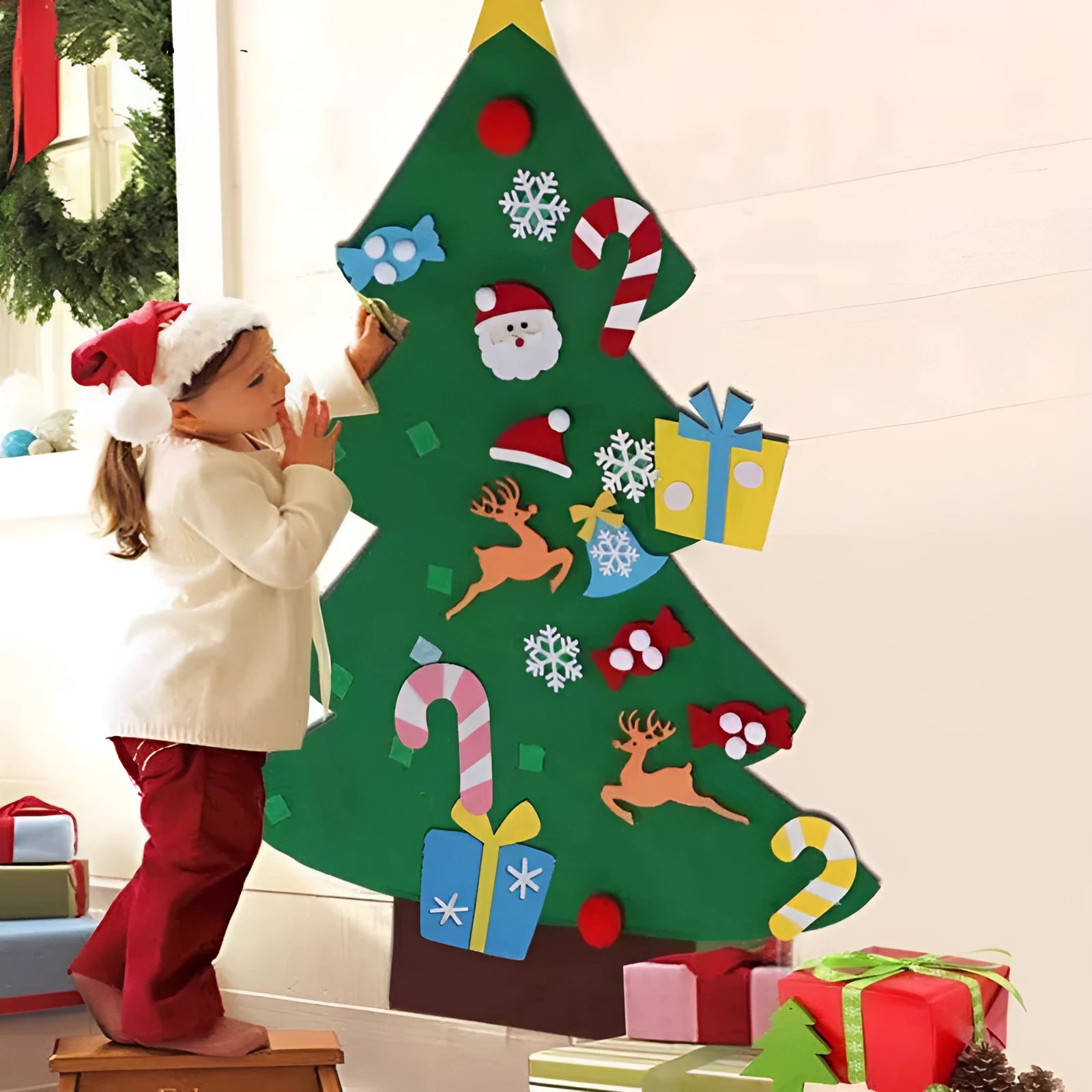 3D layered DIY felt Christmas tree with 32 decorations including Santa, reindeer, snowman, and stockings