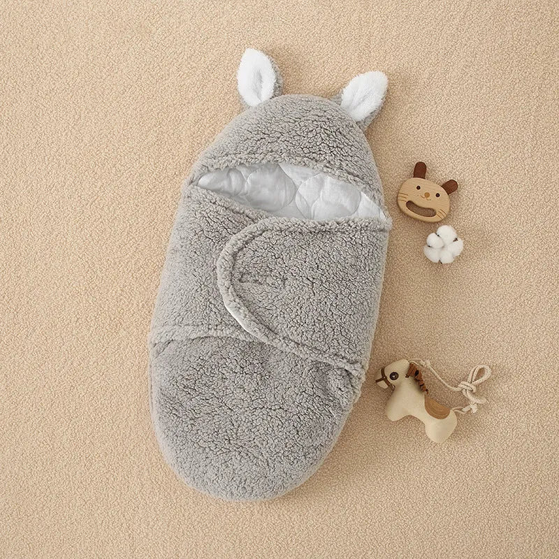 Thickened anti-shock baby quilt in khaki colour showing lamb velvet exterior and pure cotton interior