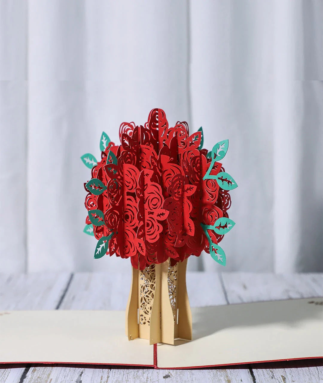 Exquisite 3D pop-up greeting cards for lovers, featuring a variety of romantic motifs like roses, landscapes, and couples.