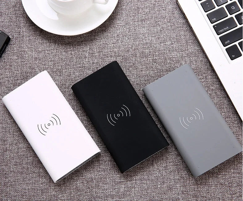 Universal mobile power bank with wireless charging and 10000mAh capacity
