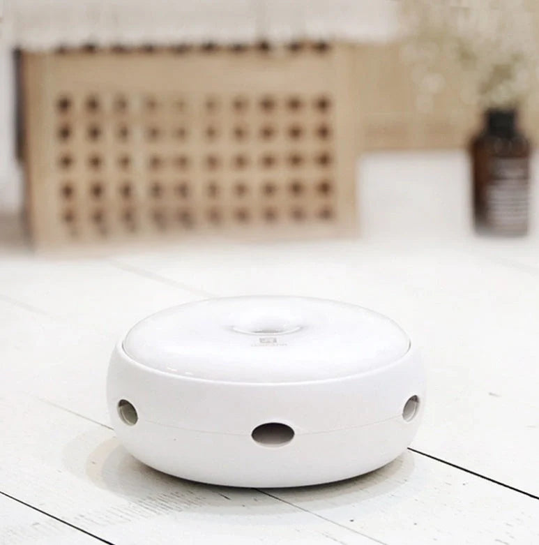 Electric cat toy with automatic donut turntable and feather accessories