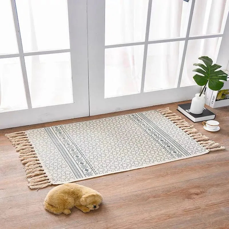 Scandinavian style hand-woven cotton linen floor mat 60 x 90 cm with tassels in cactus pattern