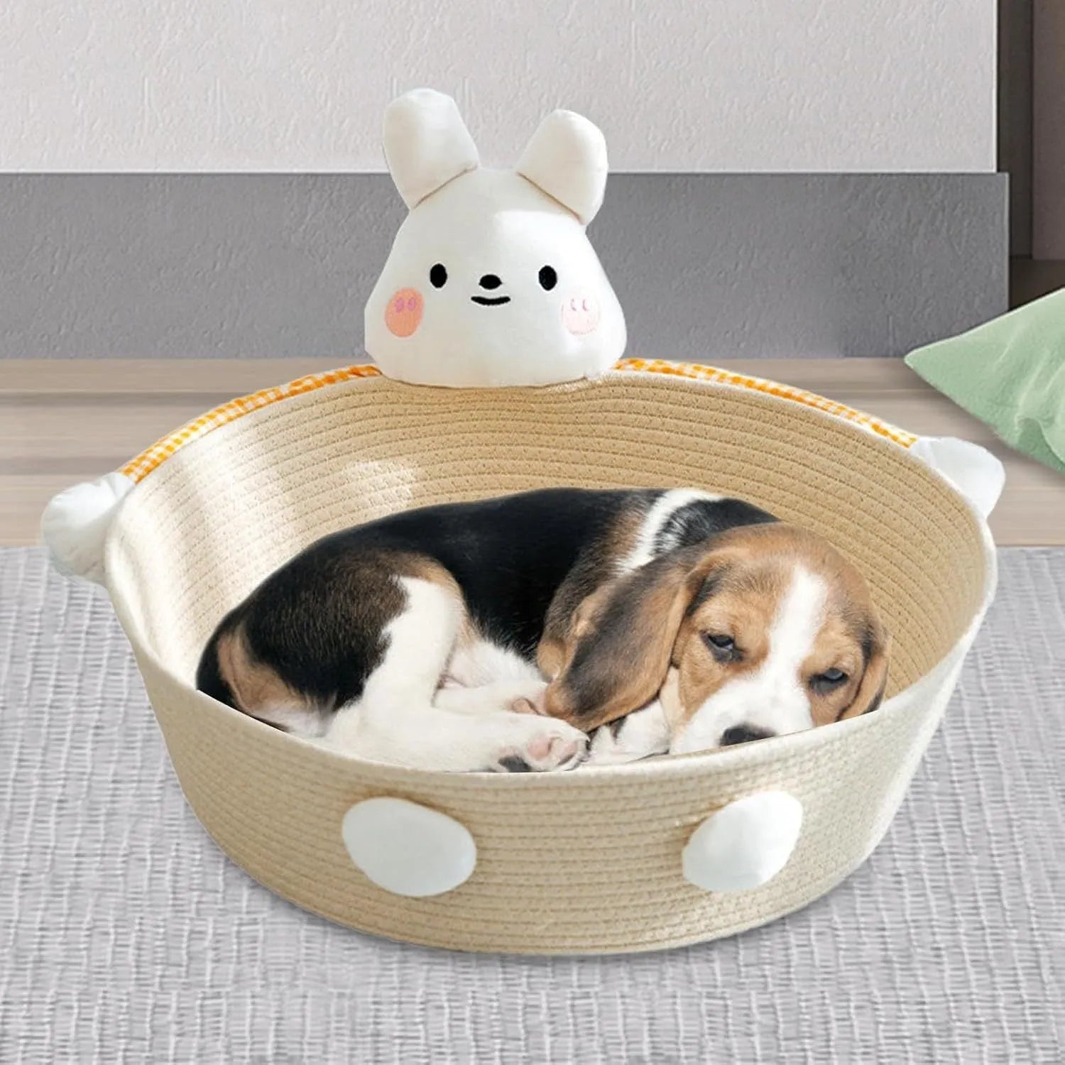 Woven cotton rope basket cat bed with integrated scratching edges for cats and small dogs.