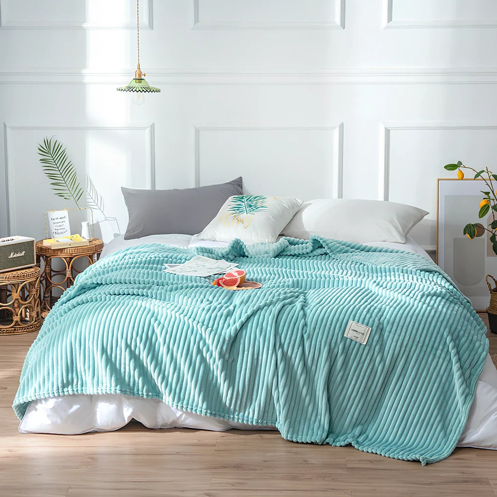 Flannel sheets solid blanket in blue, 150x200 cm size, polyester fiber for cosy bedding warmth