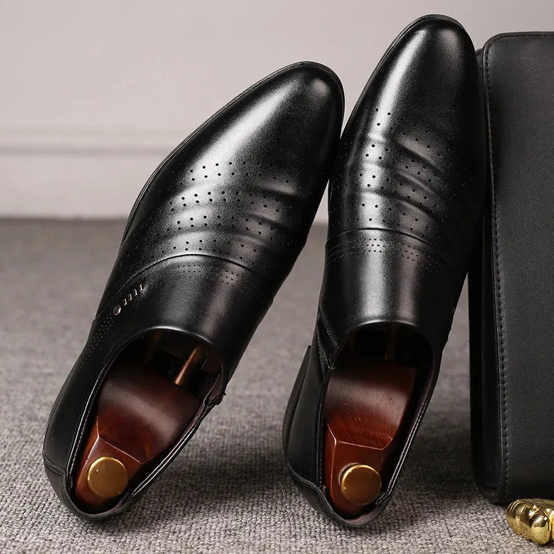 Men's casual pointed toe shoes in black artificial PU with elastic band, low heel, and rubber sole