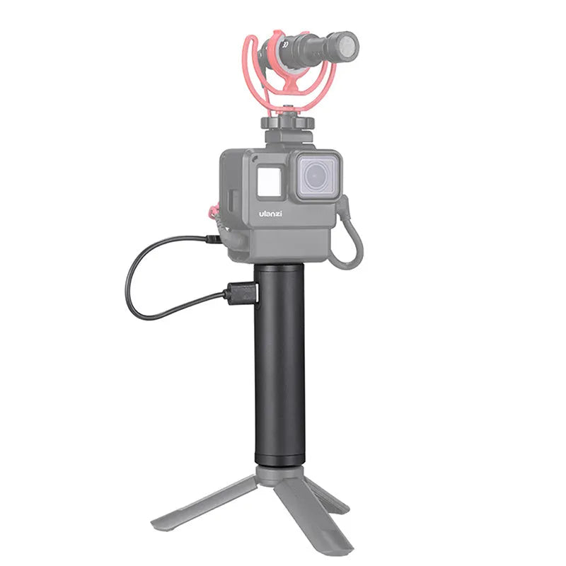 Black aluminium alloy power bank with a built-in carrying handle, shown with dimensions.