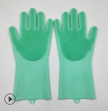 Silicone gloves with heat-resistant and non-slip design for versatile cleaning and cooking tasks