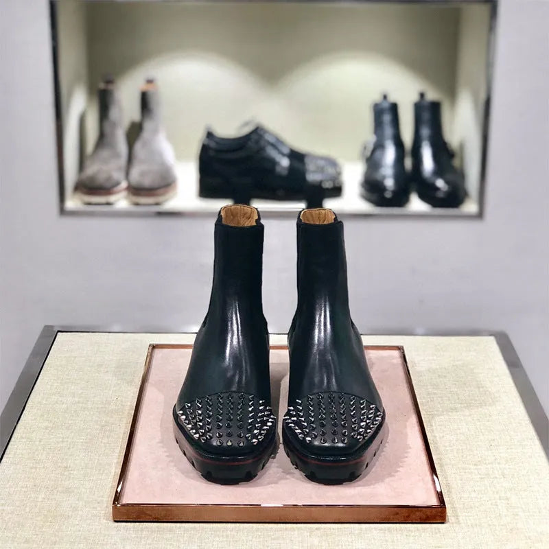 High-top business casual shoes in cowhide leather with a leather sole, shown in black and black-orange colours.
