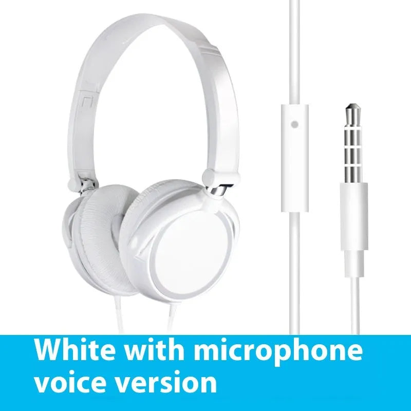 Wired over-ear headphones folded to 18x15x7cm with adjustable headband and 3.5mm plug
