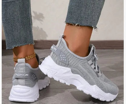 Women's Flyknit mesh casual sports shoes with flat heel and round toe in multiple colours