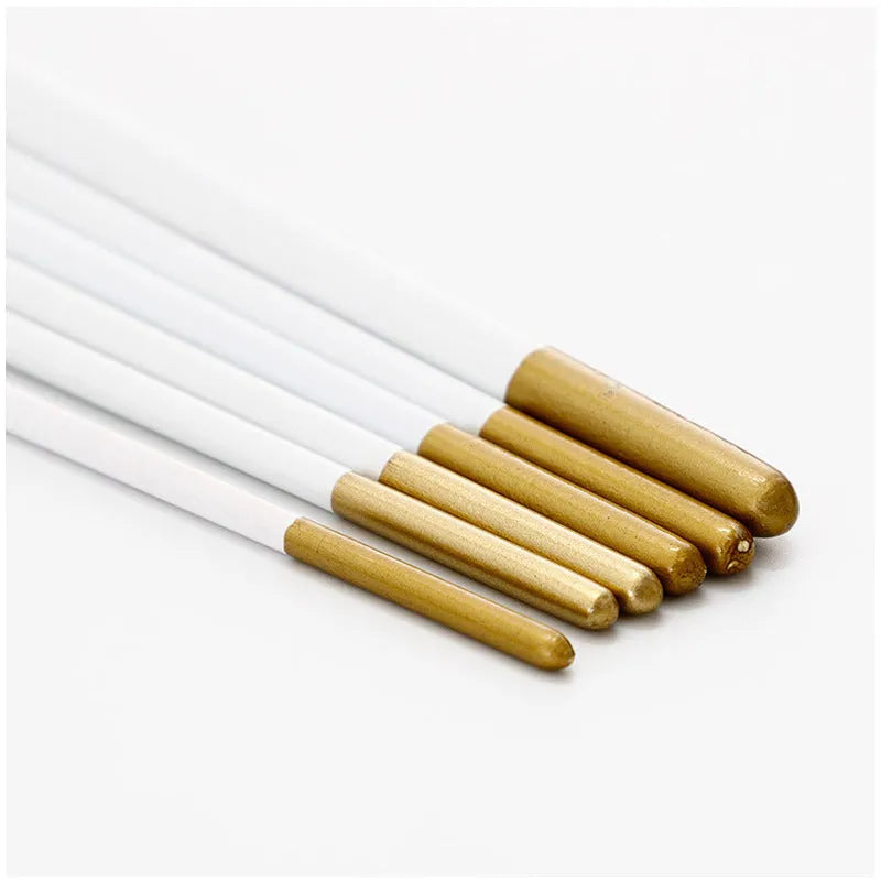 Set of six watercolour and acrylic paint brushes with wooden handles in assorted sizes from small 5/0 to larger #3/4