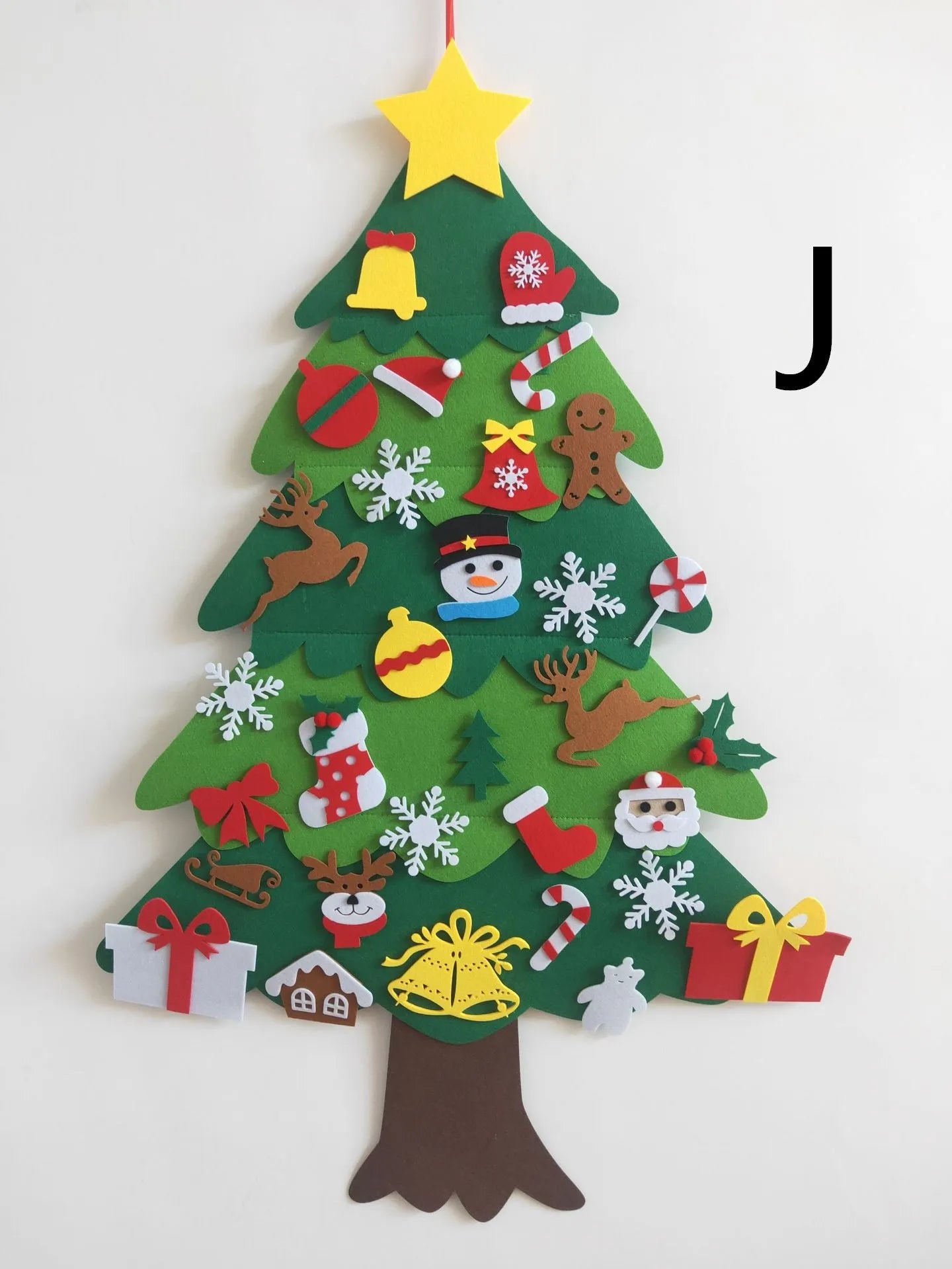 3D layered DIY felt Christmas tree with 32 decorations including Santa, reindeer, snowman, and stockings